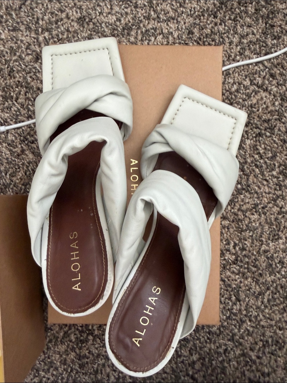 ALOHAS Cream Twisted Strap Square Toe Slides